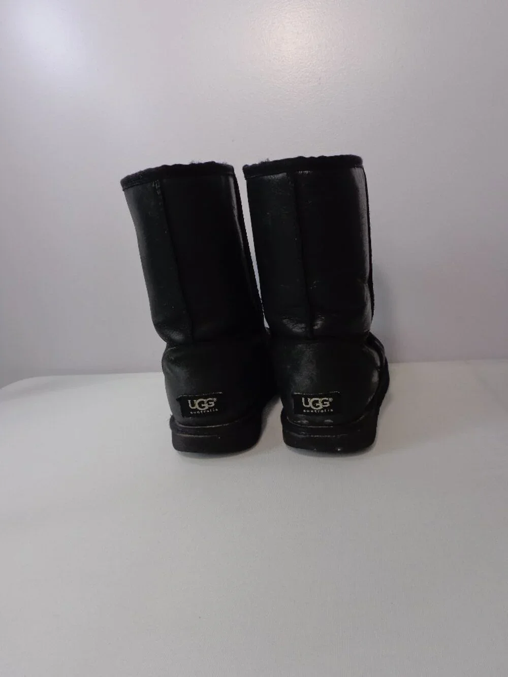 UGG Australia Classic Short Black Leather Winter Boots 1005093 Women's Size‎ 9